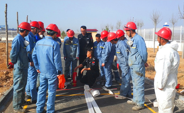 德隆公司開展消防技能大比武活動.jpg
